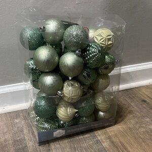 Teal Green Ornament Set